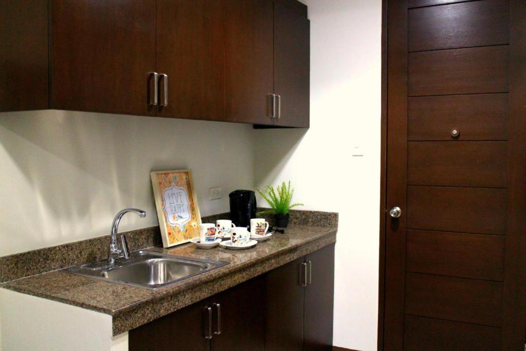 Pasig City Urban Hostel מראה חיצוני תמונה